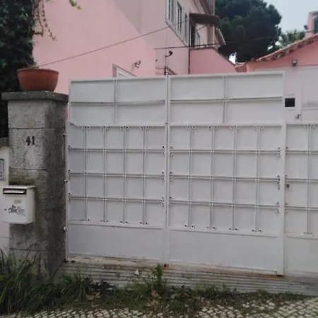 בית הארחה Restelo House Shared אלז'ש