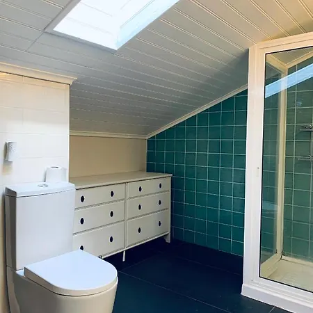 Casa de hóspedes Restelo House Shared Algés